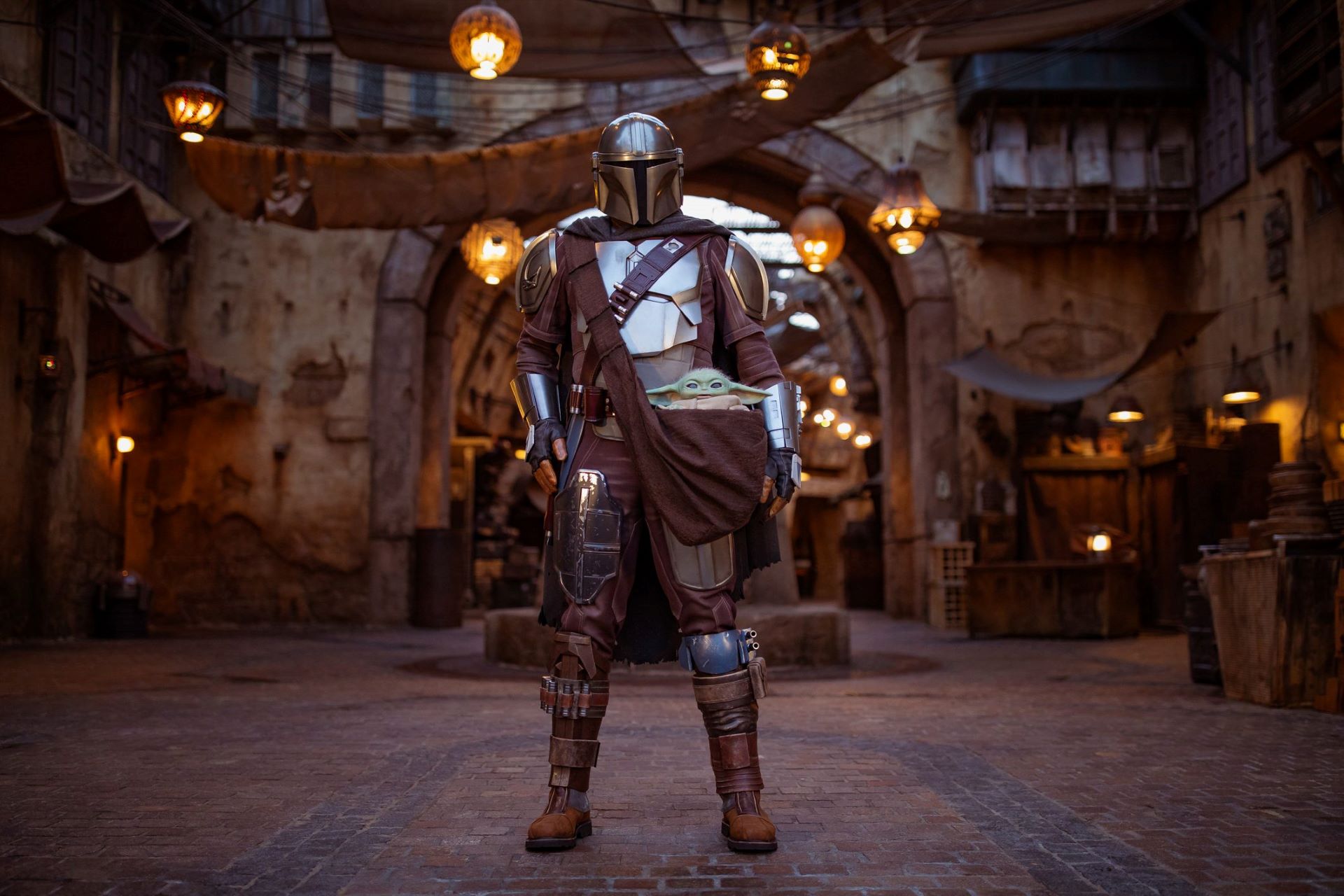 Disney Teases Smugglers Run Surprise — First Look at Mandalorian & Grogu Poster