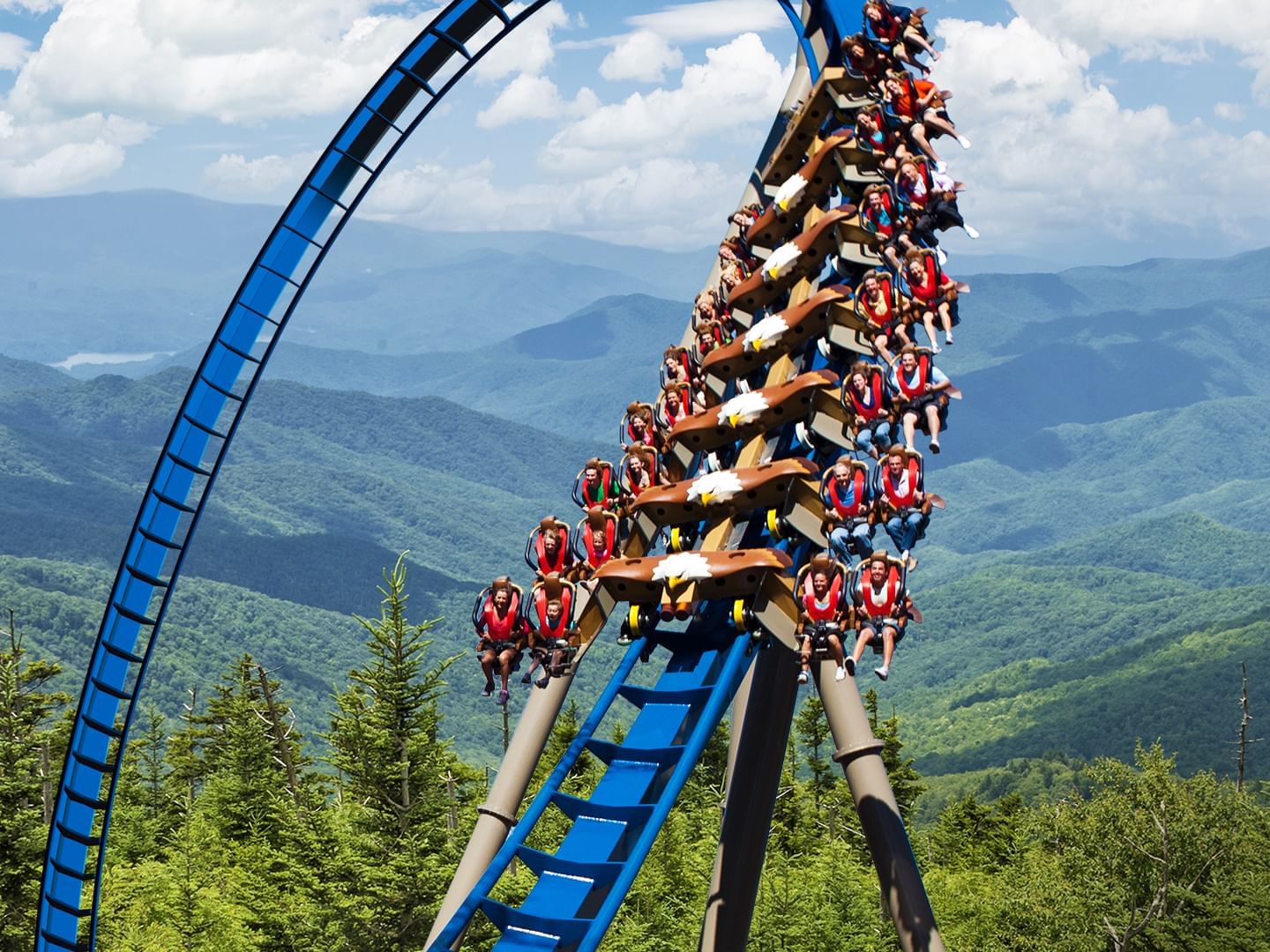 Dollywood Holds Strong In USA Today 10Best Theme Park Awards