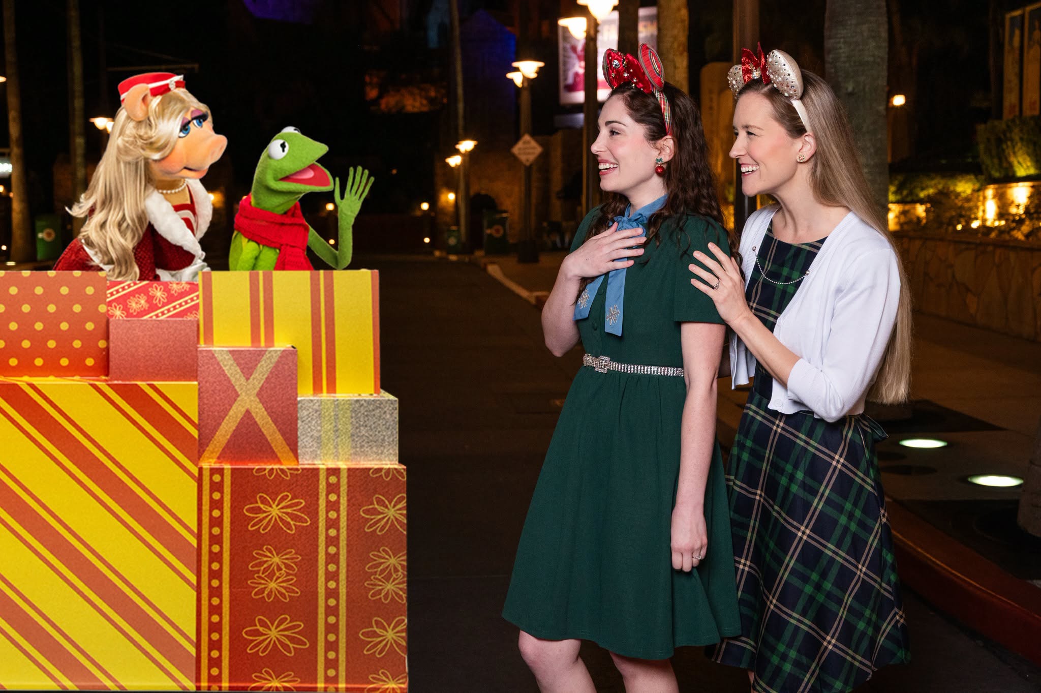 These NEW Disney World Holiday Photo Ops Are Already Getting Us Excited For Christmas