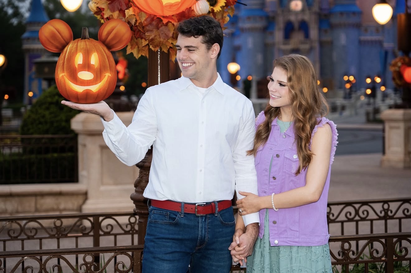 New Disney Patent Could Remove Crowds From Your PhotoPass Photos