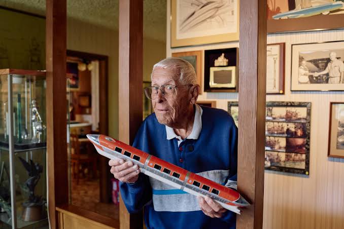 Disney Legend Bob Gurr Is Headed to the IAAPA Hall of Fame